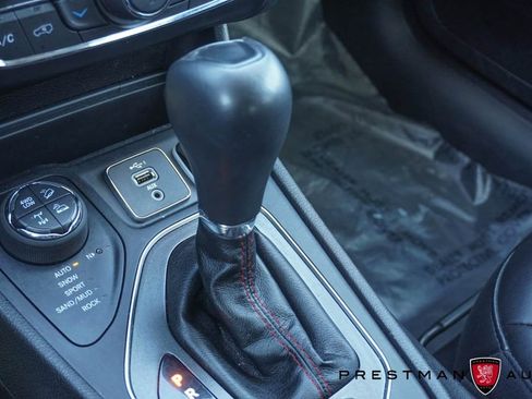 Used 2019 Jeep Cherokee Trailhawk w/ Cold Weather Group image 35