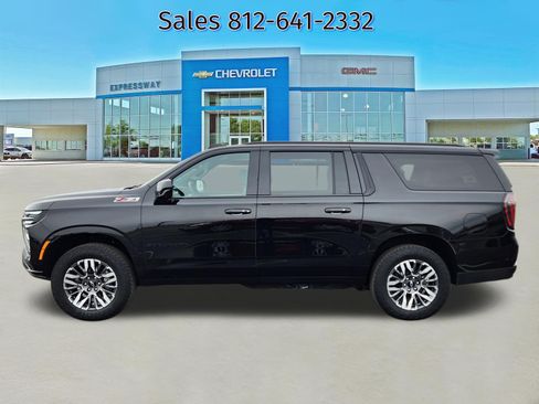 Used 2025 Chevrolet Suburban Z71 image 4
