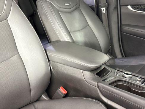Used 2020 Cadillac XT6 Premium Luxury AWD/4WD image 37