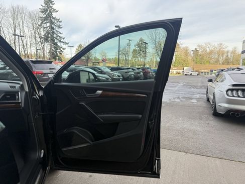 Used 2018 Audi Q5 2.0T Premium Plus w/ Premium Plus Package image 19