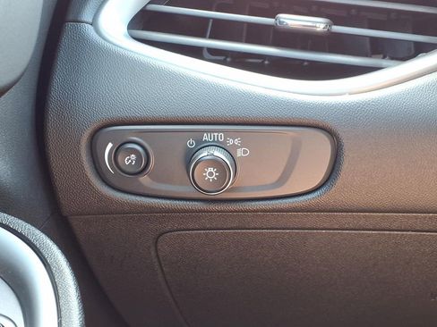 Used 2025 Chevrolet Malibu LT image 17