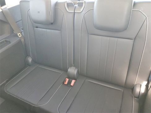 Used 2024 Volkswagen Tiguan Wolfsburg Edition image 28