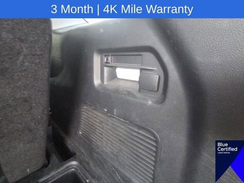 Used 2023 Ford Explorer XLT AWD/4WD image 14
