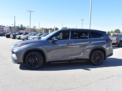 Used 2024 Toyota Highlander Limited image 6