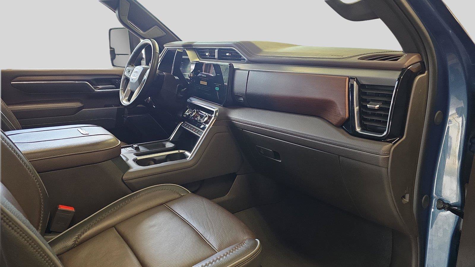 Used 2024 GMC Sierra 2500 Denali AWD/4WD image 16