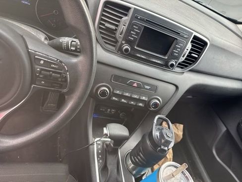 Used 2018 Kia Sportage LX image 6