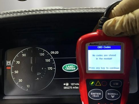 Used 2017 Land Rover Range Rover Supercharged AWD/4WD image 36