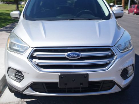 Used 2017 Ford Escape SE FWD image 18