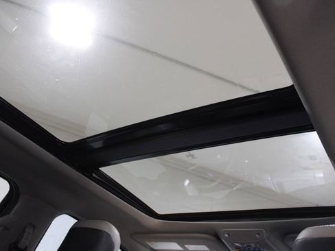 Used 2021 Ford F250 XLT w/ XLT Premium Package image 3