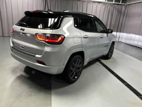 Used 2025 Jeep Compass Limited w/ High Altitude Package AWD/4WD image 7