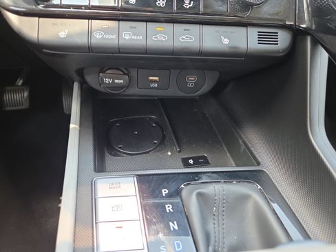 Used 2024 Hyundai Elantra Limited FWD image 17