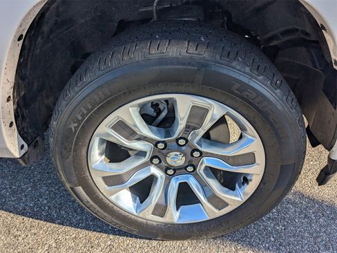 Used 2024 RAM 1500 Limited w/ Body Color Bumper Group image 11