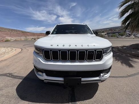 Used 2023 Jeep Wagoneer Series II AWD/4WD image 8