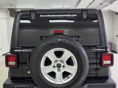 Used 2019 Jeep Wrangler Unlimited Sport S AWD/4WD image 11