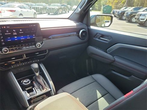 Used 2024 Chevrolet Colorado Z71 w/ Z71 Convenience Package 2 image 14