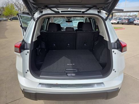 New 2026 Nissan Rogue SV FWD image 27
