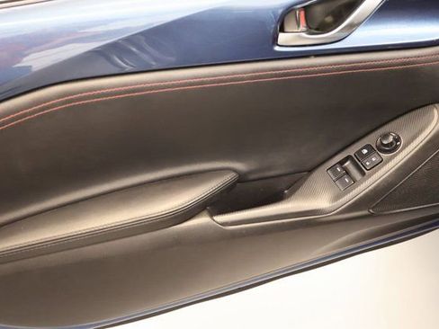 Used 2018 MAZDA MX-5 Miata RF Grand Touring image 11