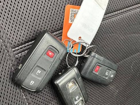 Used 2006 Toyota Prius FWD image 47