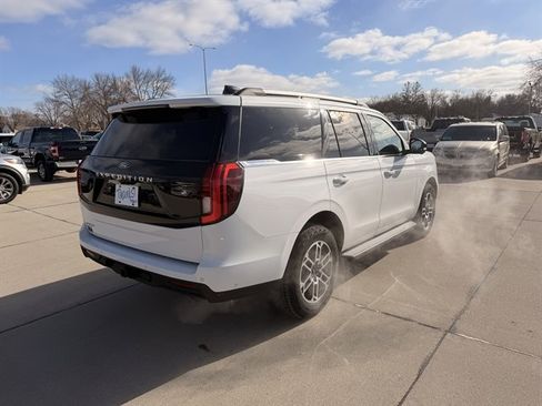 Certified 2025 Ford Expedition Active image 7