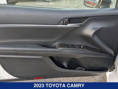 Used 2023 Toyota Camry SE FWD image 10