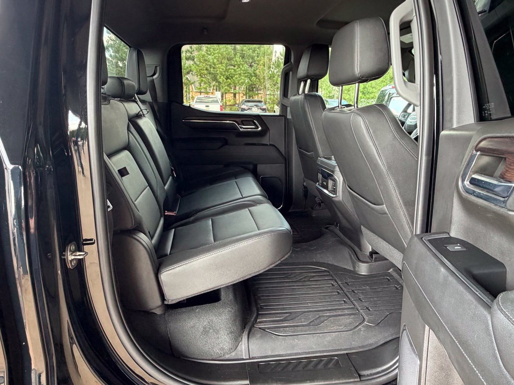 Used 2024 GMC Sierra 1500 SLT AWD/4WD image 33