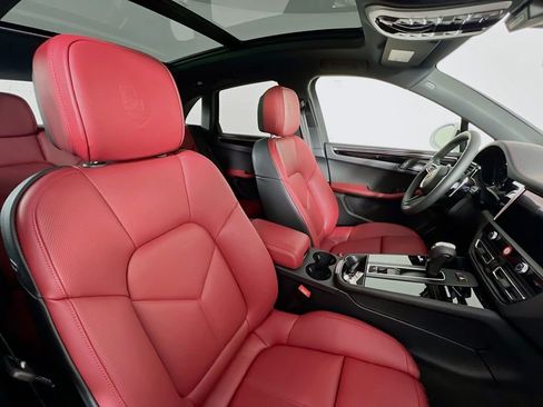 New 2026 Porsche Macan image 30