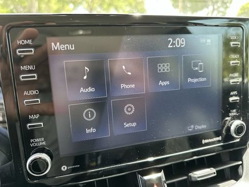 Used 2021 Toyota Corolla LE FWD image 18
