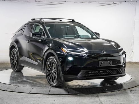 Certified 2026 Toyota C-HR AWD/4WD image 5