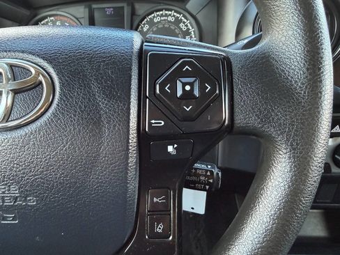 Used 2019 Toyota Tacoma SR image 31
