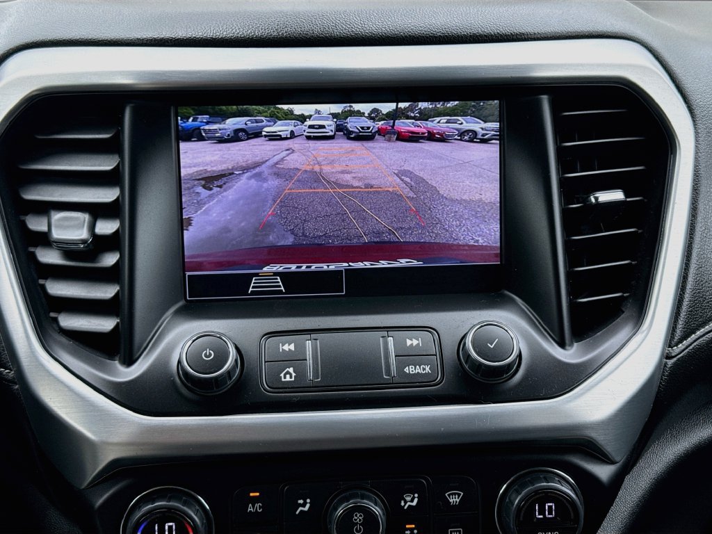 Used 2023 GMC Acadia SLE FWD image 13
