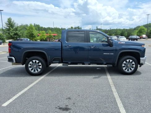 Used 2023 Chevrolet Silverado 2500 LT AWD/4WD image 4