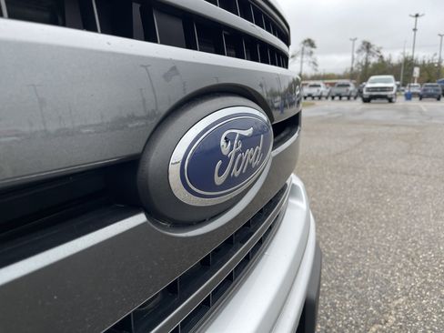 Used 2019 Ford F150 XLT w/ Equipment Group 302A Luxury AWD/4WD image 26