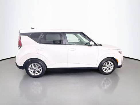 Used 2024 Kia Soul LX w/ Option Group 015 FWD image 11