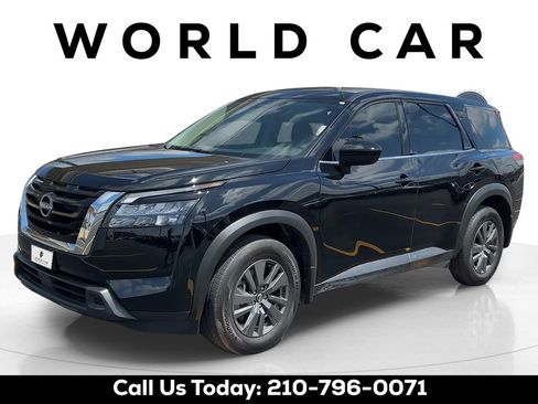 Used 2025 Nissan Pathfinder S AWD/4WD image 7