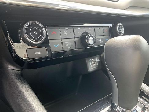 Used 2024 Jeep Compass Limited AWD/4WD image 25