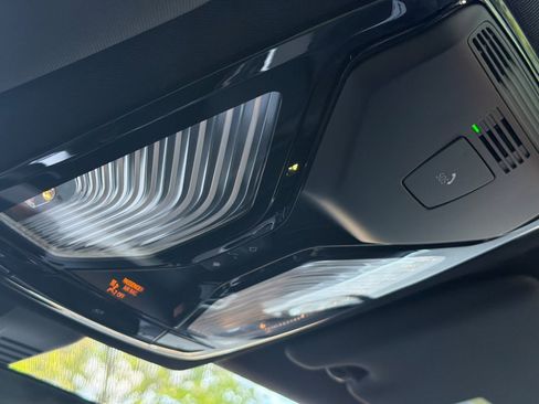 Used 2025 BMW 330i xDrive Sedan w/ Premium Package image 23