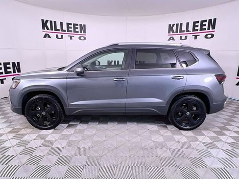 Used 2025 Volkswagen Taos SEL image 4