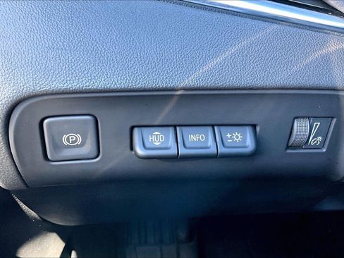 Used 2024 Buick Enclave Avenir w/ Avenir Technology Package AWD/4WD image 36