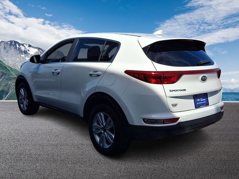 Used 2018 Kia Sportage LX image 4