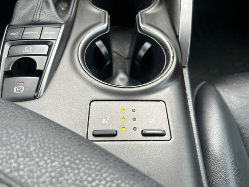 Used 2022 Toyota Camry XSE image 23