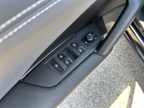 Certified 2025 Volkswagen Tiguan SE R-Line AWD/4WD image 12