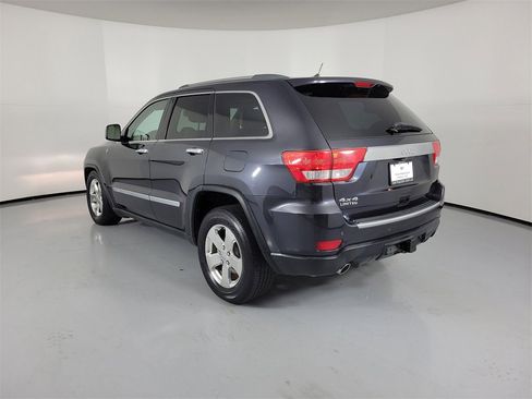 Used 2013 Jeep Grand Cherokee Limited w/ Luxury Group II image 3