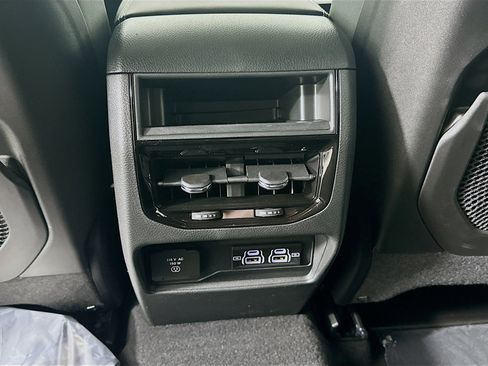 Certified 2025 Jeep Grand Cherokee Laredo X w/ Luxury Tech Group I AWD/4WD image 31