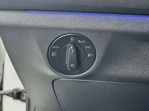 Used 2019 Volkswagen Jetta SEL Premium image 10