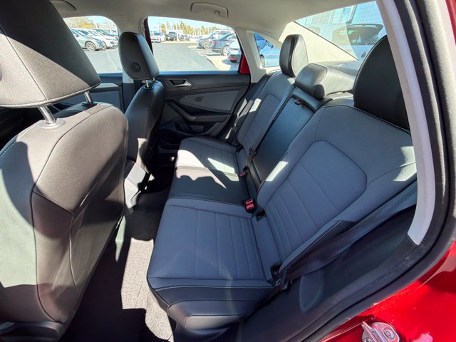 Used 2025 Volkswagen Jetta SE FWD image 24