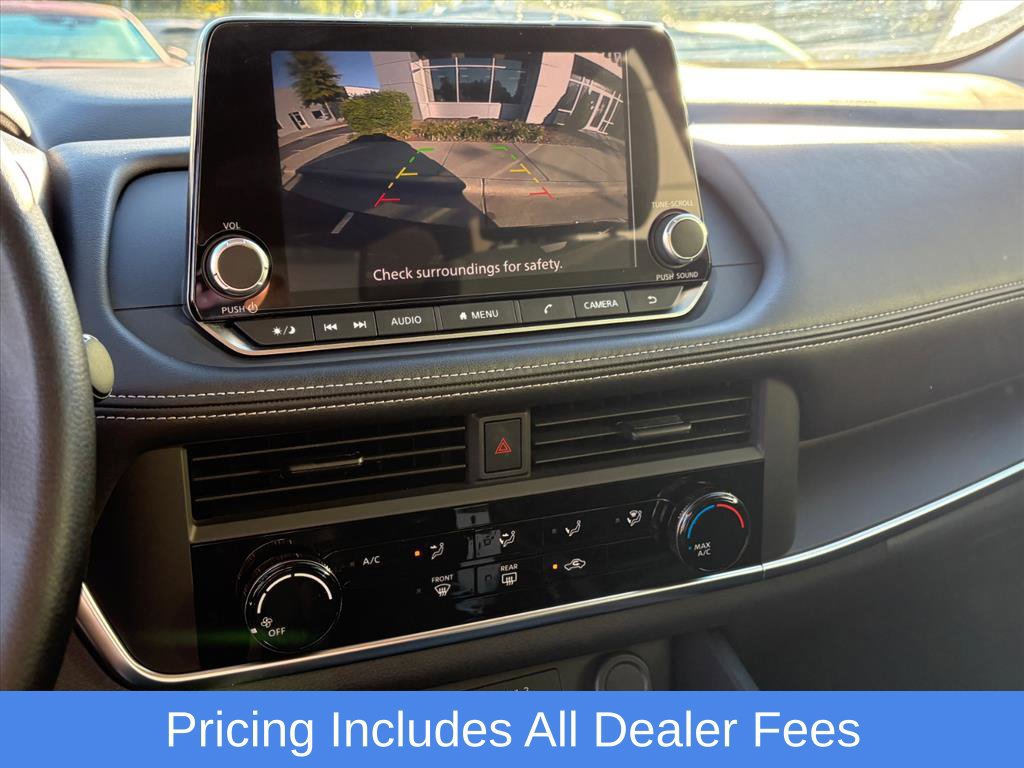 Used 2025 Nissan Rogue S AWD/4WD image 11
