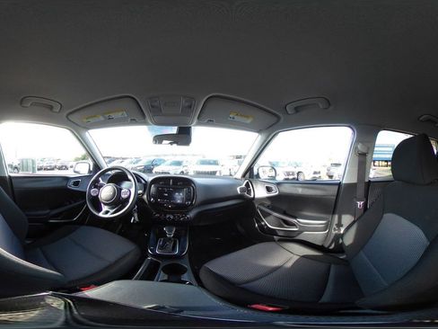 Used 2025 Kia Soul LX w/ LX Technology Package image 42