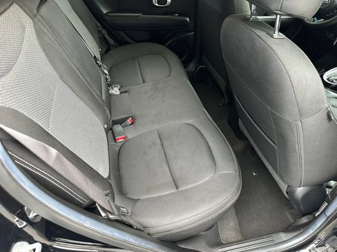 Used 2017 Kia Soul + FWD image 13
