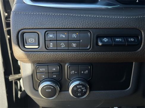 Used 2023 GMC Yukon XL Denali image 26