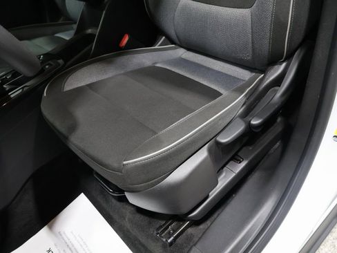 Used 2025 Chevrolet TrailBlazer LT image 13